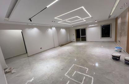 Apartment - 3 - 3 for sale in Al Khamayel city - Sheikh Zayed Compounds - Sheikh Zayed City - Giza