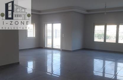 Villa - 4 - 6 for rent in Hyde Park - New Cairo City - Cairo