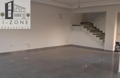 Villa - 4 - 6 for rent in Hyde Park - New Cairo City - Cairo