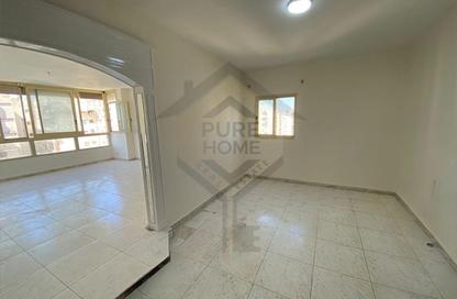 Apartment - 2 Bedrooms - 1 Bathroom for rent in Smouha Square - Smouha - Hay Sharq - Alexandria Apartment - 2 Bedrooms - 1 Bathroom for rent in Smouha Square - Smouha - Hay Sharq - Alexandria