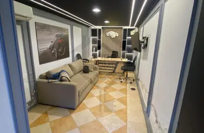 محل تجاري - استوديو - 1 حمام للبيع في مصطفي كامل - حي شرق - الاسكندرية