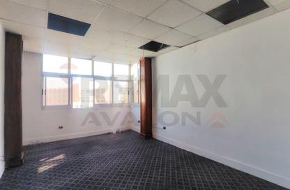 Apartment - 2 Bedrooms - 1 Bathroom for sale in El Shatby - Hay Wasat - Alexandria