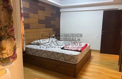 Apartment - 3 Bedrooms - 2 Bathrooms for rent in Shagaret Al Dor St. - Zamalek - Cairo