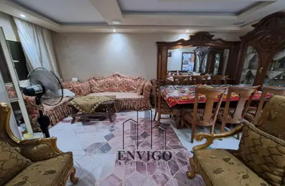 شقة - 3 غرف نوم - 2 حمامات للبيع في شارع الشيخ طه الديناري - الحديقة الدولية - الحي السابع - مدينة نصر - القاهرة