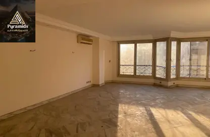 شقة - 3 غرف نوم - 2 حمامات للايجار في شارع مصدق - الدقي - الجيزة