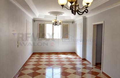 Apartment - 3 - 1 for sale in Moharam Bek St. - Moharam Bek - Hay Wasat - Alexandria