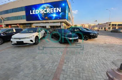 Shop - Studio for sale in Al Mehwar Al Markazi - 1st District - 6 October City - Giza