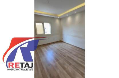 Apartment - 3 Bedrooms - 2 Bathrooms for sale in Mahdy Arafa St. - 9th Zone - Nasr City - Cairo