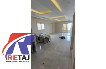 Apartment - 3 Bedrooms - 2 Bathrooms for sale in Mahdy Arafa St. - 9th Zone - Nasr City - Cairo