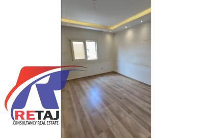 Apartment - 3 Bedrooms - 2 Bathrooms for sale in Mahdy Arafa St. - 9th Zone - Nasr City - Cairo