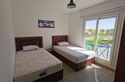 Chalet - 3 Bedrooms - 2 Bathrooms for rent in Mountain View - Ras Al Hekma - North Coast