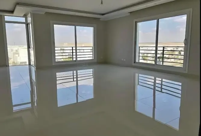 99402683 - Property Image 3
