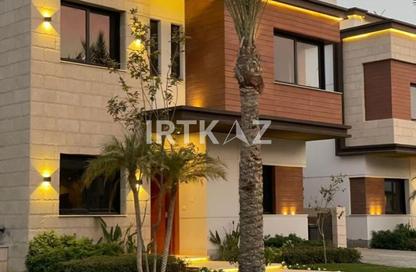 Townhouse - 4 Bedrooms - 5 Bathrooms for sale in Azzar 2 - 5th Settlement Compounds - The 5th Settlement - New Cairo City - Cairo