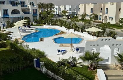 Chalet - 2 Bedrooms - 2 Bathrooms for sale in Mountain View - Ras Al Hekma - North Coast