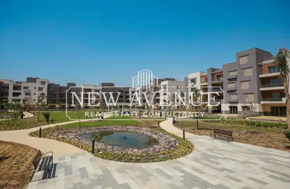 Apartment - 2 Bedrooms - 2 Bathrooms for sale in District 5 - 5th Settlement Compounds - The 5th Settlement - New Cairo City - Cairo