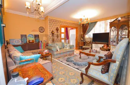 Apartment - 3 Bedrooms - 2 Bathrooms for sale in Zahret Aflaton St. - Laurent - Hay Sharq - Alexandria