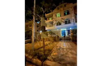 شقة - 4 غرف نوم - 2 حمامات للايجار في لازورد - الحي الثامن - الشيخ زايد - الجيزة