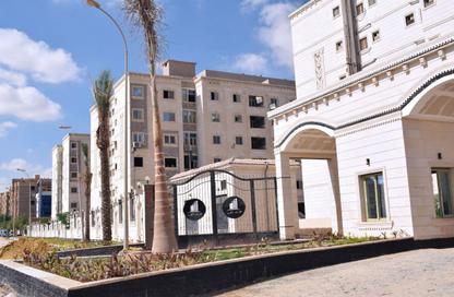 Apartment - 3 Bedrooms - 2 Bathrooms for sale in Ard Al Mokhabarat - Hadayek October - 6 October City - Giza Apartment - 3 Bedrooms - 2 Bathrooms for sale in Ard Al Mokhabarat - Hadayek October - 6 October City - Giza