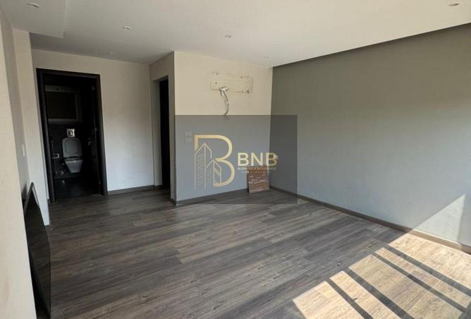 73503053 - Property Image 3