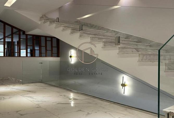 98274917 - Property Image 3