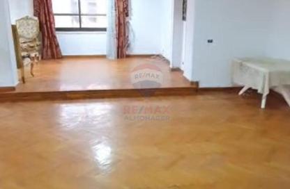 شقة - 5 غرف نوم - 5 حمامات للبيع في شارع سوريا - المهندسين - الجيزة