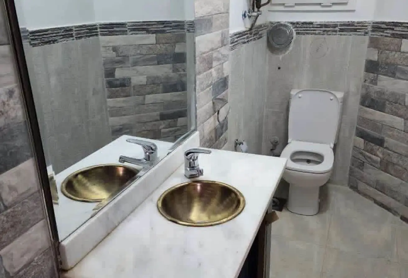 99812984 - Property Main Image