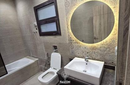 Apartment - 2 Bedrooms - 2 Bathrooms for sale in Stone Residence - 5th Settlement Compounds - The 5th Settlement - New Cairo City - Cairo