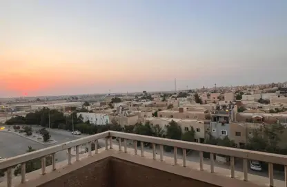 شقة - 2 غرف نوم - 1 حمام للبيع في شارع 16 - الحي الحادي عشر - الشيخ زايد - الجيزة