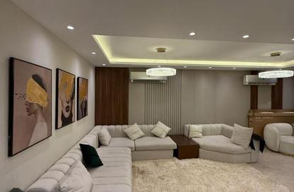 Apartment - 3 - 3 for sale in Stone Residence - 5th Settlement Compounds - The 5th Settlement - New Cairo City - Cairo