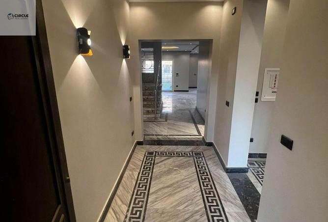 8618883 - Property Image 2