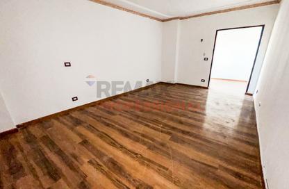 Apartment - 3 - 3 for sale in Ahmed Zewail Square - Waboor Elmayah - Hay Wasat - Alexandria