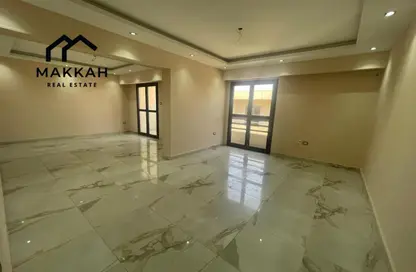 Office Space - 2 Bedrooms - 2 Bathrooms for rent in Salah Salem St. - Roxy - Heliopolis - Masr El Gedida - Cairo