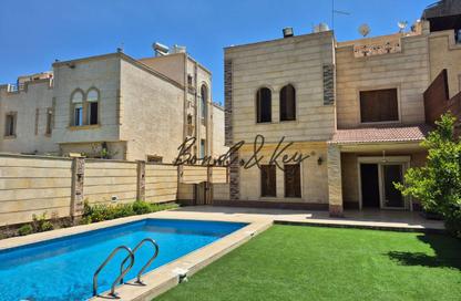 Villa - 6 Bedrooms - 4 Bathrooms for sale in Al Shorouk 2000 - El Shorouk Compounds - Shorouk City - Cairo