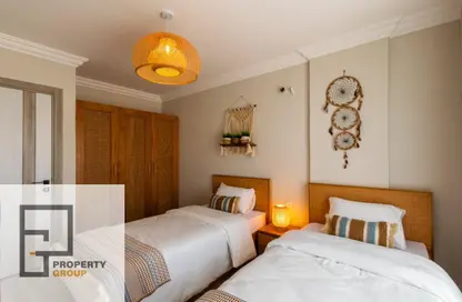 (بنتهاوس  (روف - 2 غرف نوم - 2 حمامات للبيع في نايا باي - راس الحكمة - الساحل الشمالي