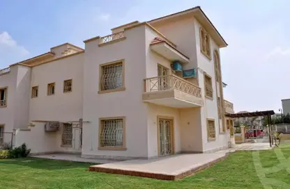 Twin House - 5 Bedrooms - 4 Bathrooms for sale in Greens - 6th District - Sheikh Zayed City - Giza