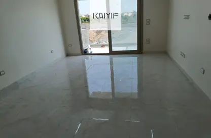 شقة - 2 غرف نوم - 2 حمامات للايجار في جاليريا  مون فالى - المستثمرين الجنوبية - مدينة القاهرة الجديدة - القاهرة