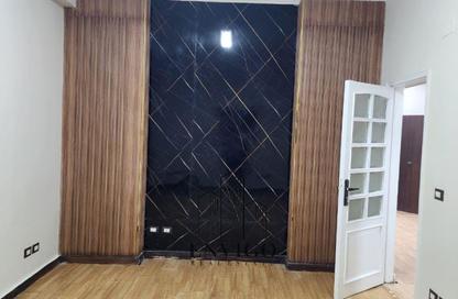 Apartment - 3 Bedrooms - 1 Bathroom for sale in Abbas Zazoa St. - 7th District - Nasr City - Cairo