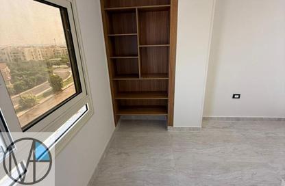 Apartment - 2 Bedrooms - 2 Bathrooms for sale in Al Gezira St. - South Investors Area - New Cairo City - Cairo