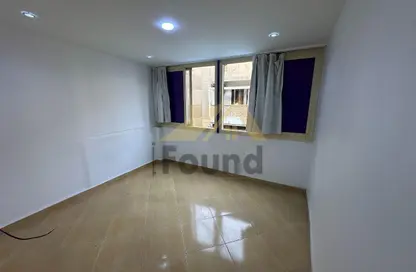 شقة - 3 غرف نوم - 1 حمام للايجار في شارع حسن عاصم - الزمالك - القاهرة