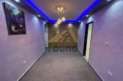 شقة - 3 غرف نوم - 1 حمام للايجار في شارع حسن عاصم - الزمالك - القاهرة