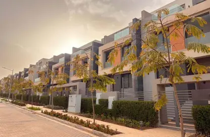 تاون هاوس - 4 غرف نوم - 4 حمامات للبيع في الباتيو 5 - الباتيو - كمبوندات الشروق - مدينة الشروق - القاهرة