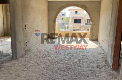 Villa - 5 Bedrooms - 5 Bathrooms for sale in Royal City - Sheikh Zayed Compounds - Sheikh Zayed City - Giza