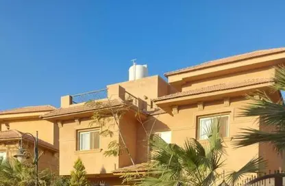 فيلا - 6 غرف نوم - 4 حمامات للبيع في مون فالي - المستثمرين الجنوبية - مدينة القاهرة الجديدة - القاهرة