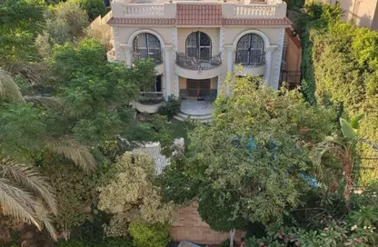 Villa - 6 Bedrooms - 5 Bathrooms for sale in 7th District - Shorouk City - Cairo