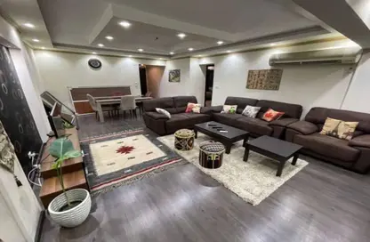 شقة - 2 غرف نوم - 1 حمام للايجار في شارع المشير احمد اسماعيل - شيراتون المطار - النزهة - القاهرة