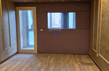 Apartment - 2 Bedrooms - 2 Bathrooms for sale in Ismail Mohamed St. - Zamalek - Cairo