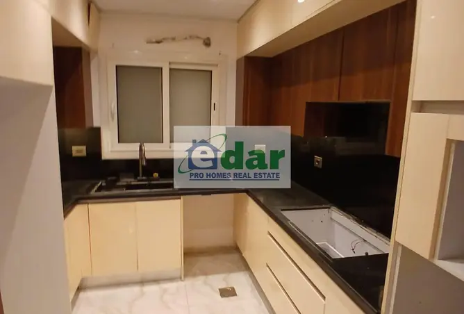 102079027 - Property Image 3