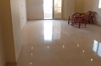 شقة - 3 غرف نوم - 2 حمامات للبيع في البوابة الرابعة القديمة - حورس - حدائق الاهرام - الجيزة