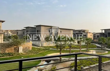 Apartment - 2 Bedrooms - 2 Bathrooms for sale in Swan Lake Residence - 5th Settlement Compounds - The 5th Settlement - New Cairo City - Cairo