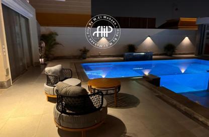 Villa - 3 Bedrooms - 2 Bathrooms for sale in Royal City - Sheikh Zayed Compounds - Sheikh Zayed City - Giza